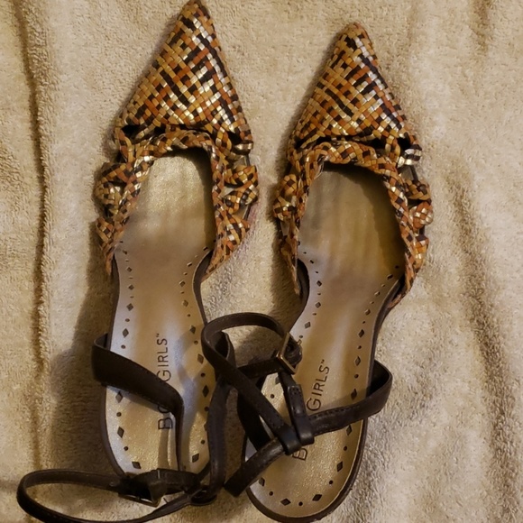 Shoes - Picture 2 of 3